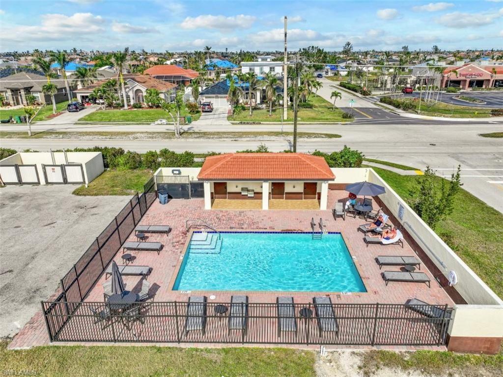 Luxury Oasis - Pool, Bbq, Patio - Cape Coral, Florida Apartment Exterior photo